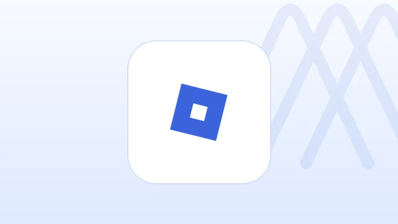 Roblox Studio dengan editor script, toolbox, dan map 3D bergaya voxel